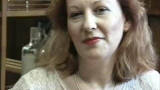 Une grand-mère se fait prendre par derrière