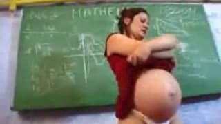 Un gode pour une femme enceinte