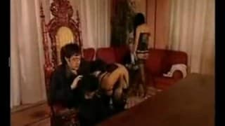 Baise à quatre avec deux brunes sublimes