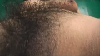 Elle se fait filmer pendant la masturbation