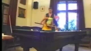 Elle lui donne ses trous et il donne son bâton