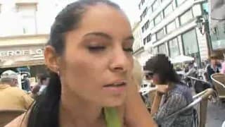 Elle adore se faire s'hexiber et se faire baiser en public
