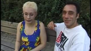 Elle se fait enculer en pleine forêt