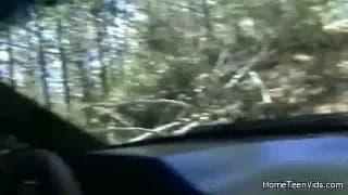 Une petite baise en plein air avec son copain