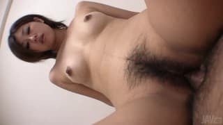 Mina Kawai aime le sexe avec des sextoys