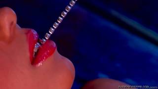 Petite scène lesbienne avec Capri Anderson et Shyla Jennings