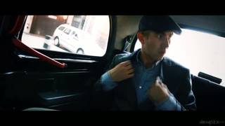 Danny D se retrouve avec un homme équipé d'une bite géante