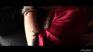 Cathy Heaven une petite salope qui s'éclate dans un porno chic !