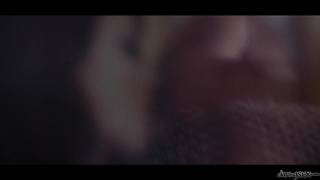 Eliska Cross adore le sexe anal