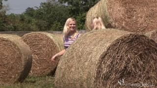 Blond Cat et Yasmine Gold en extérieur aujourd'hui !