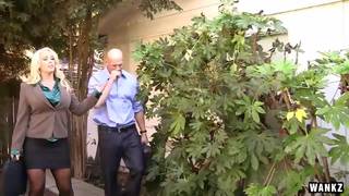 Alura Jenson une milf sublime qu'il prend plaisir à limer !