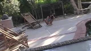 Amia Miley a une belle queue pour la faire jouir