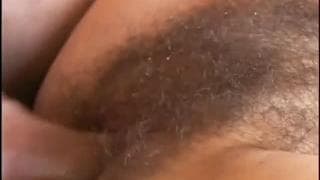 April Ashley est une femme mature très poilue