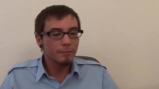 Kylie G. Worthy une milf baisée au bureau