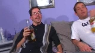 Dans la vulve et dans son cul pour qu'elle kiff !