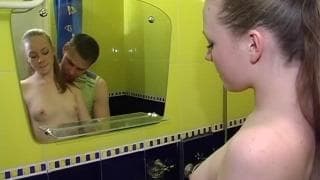 Ce jeune couple amateur se donne à fond !