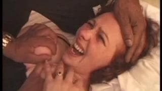 Française chaude pour plusieurs hommes en ruts !