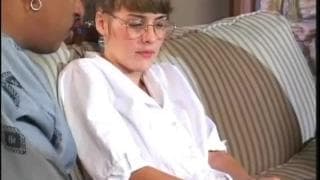 Une belle brunette défoncée en double péné