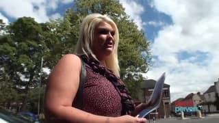 Sindy Strutt elle sait tailler des pipes !