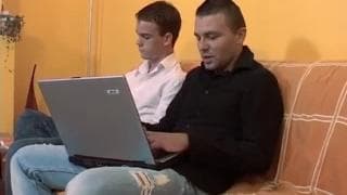 Trois minets français pour une scène porno