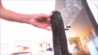 Une mature qui domine son mari et le gode !