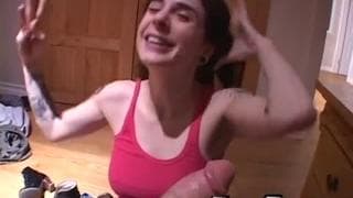 Joanna Angel avec ce gros chibre elle se régale !