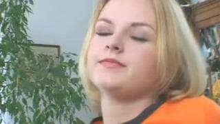 La petite salope du jour à voir en vidéo !