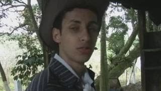 Des potes gays et jeunes baisent dehors today !