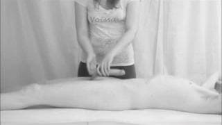 Une jolie branlette que cet homme adore