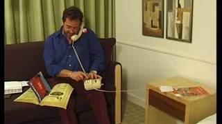 Cette femme blonde est une infirmière gourmande