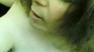 Une salope d'origine arabe à la maison