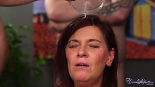 Cette femme adore le sperme