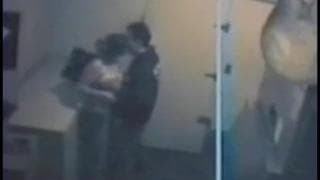 Quand cette femme mature baise avec un jeunot