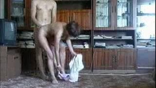 Cette maman sexy elle se fait démonter !