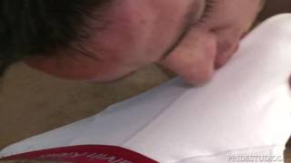 Trent Jackson et Leo Sweetwood se branlent