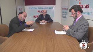 Deux salopes baisées pendant un débat politique