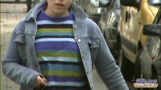 Jeunette bien chaude se tape un vieux !