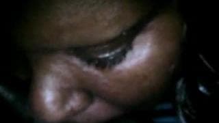 Cette femme noire suce pour le plaisir !