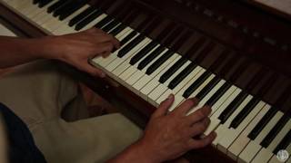 Nikita une blonde pulpeuse qui aime sucer