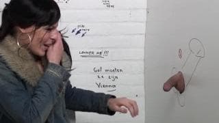 Chyla dans une station essence