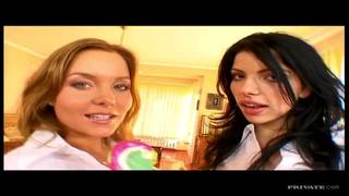 Deux bombasses qui sont en ruts aujourd'hui !