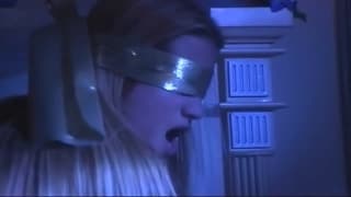 Jessica Drake se fait baiser les yeux bandés