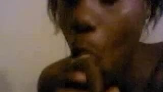 Elle va lui offrir une turlute assez dingue !