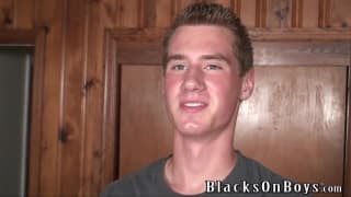 Dylan Woods et sa première bite noire