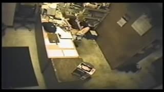 Une amatrice qui se masturbe au boulot !