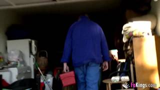 Anita C se prend une bonne éjac en pleine face