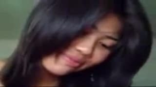 Une asiatique délicieuse à ne pas perdre