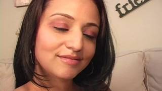 Marissa est prêt à s'amuser avec cette queue