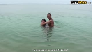 Eric Lewis baise une belle brunette