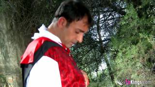 Gina Snake s'offre une baise pour halloween